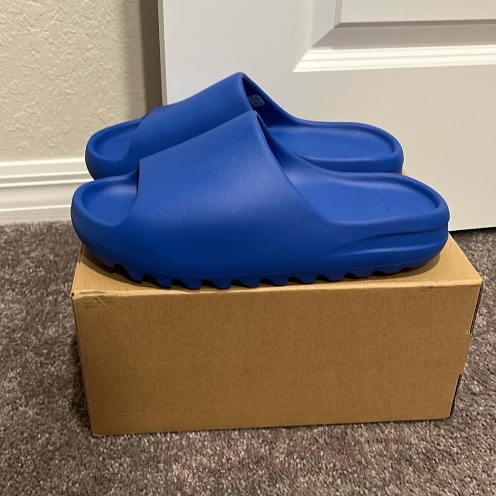 Yeezy Slide Azure